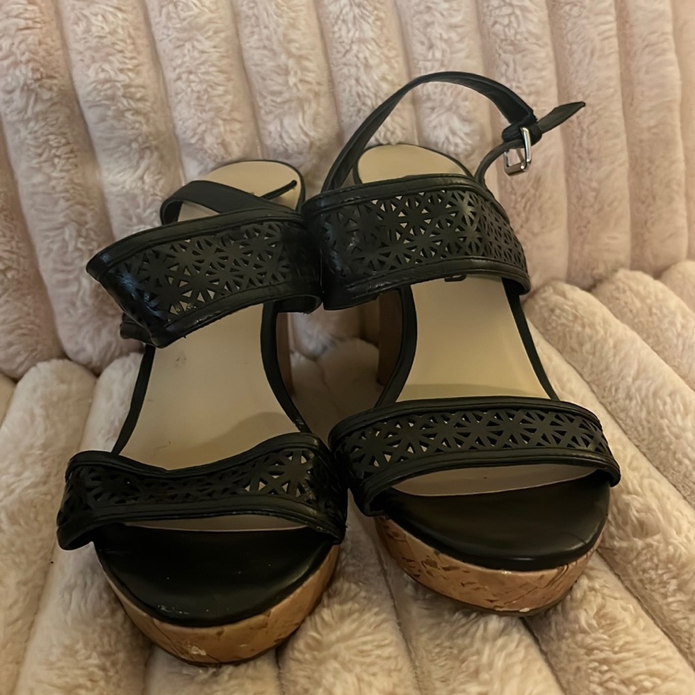 Black with bottom wedge